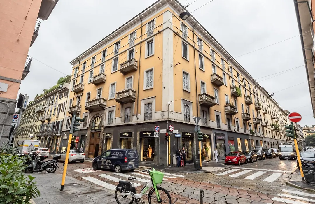 Guesthost - Brera Escape! Exclusive Roomy Flat-1